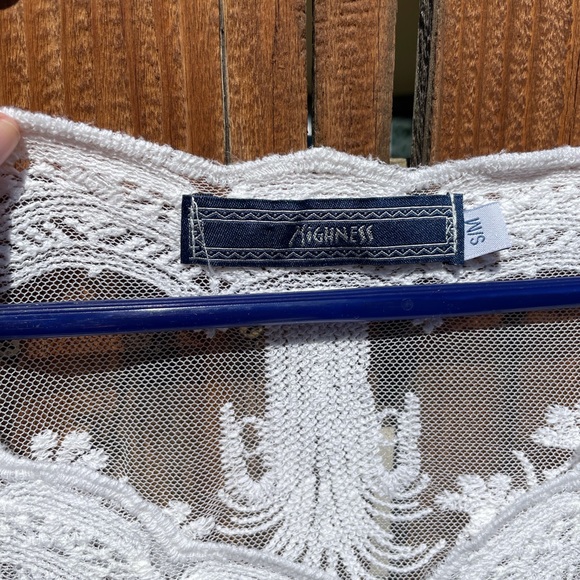 Embroidered top - Picture 2 of 3